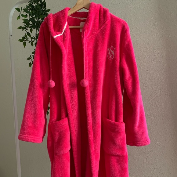 victoria’s secret fluffy cozy robe - Picture 3 of 12